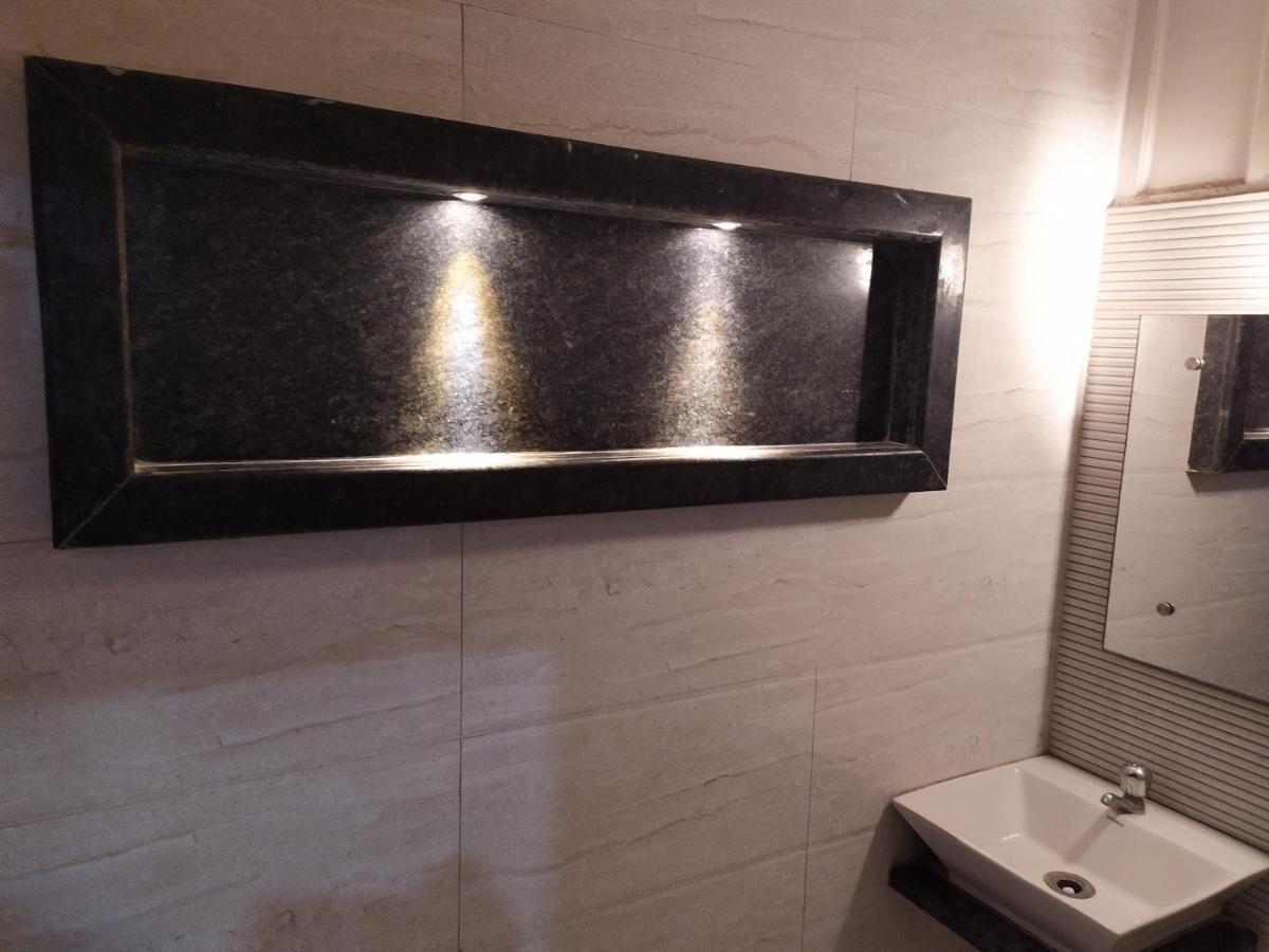 ניו דלהי Hotel Peace Point - 1 Min Walking Distance From Station מראה חיצוני תמונה