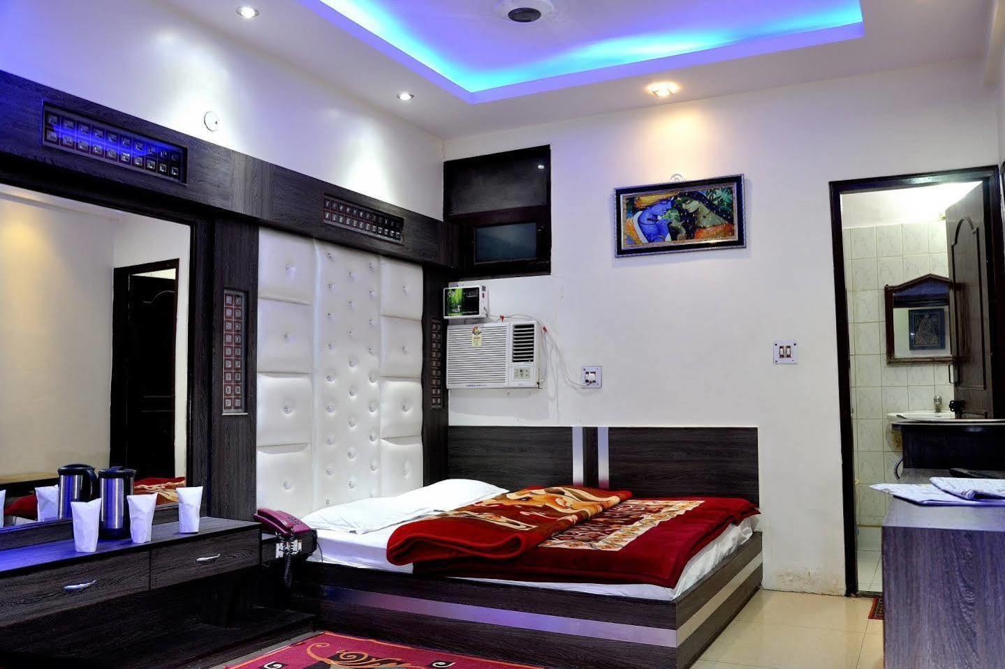 ניו דלהי Hotel Peace Point - 1 Min Walking Distance From Station מראה חיצוני תמונה